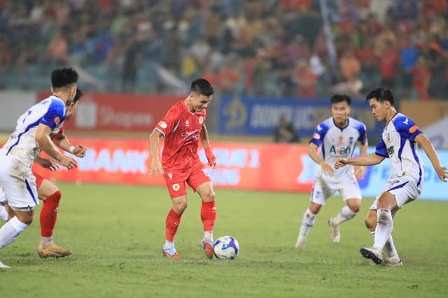 Hồ sơ Quang Hải biến hình tại CAHN dưới Polking: từ ngòi nổ thành nhạc trưởng tuyến giữa V-League 2025-26