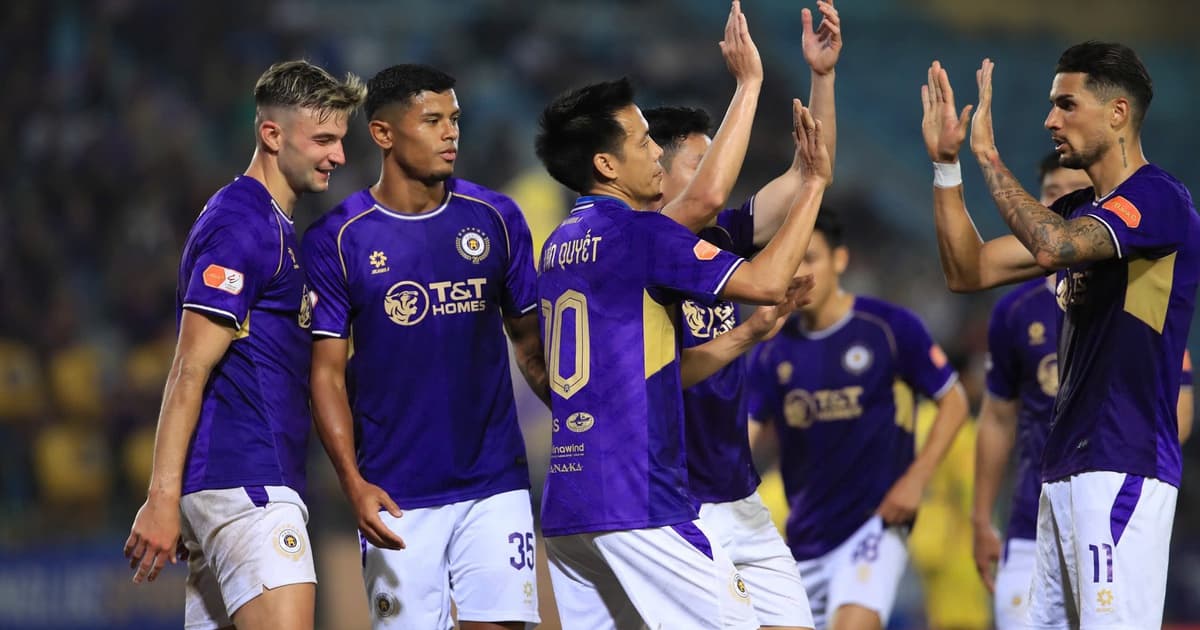 Top 7 khoảnh khắc viral bóng đá cuối tuần 9-11/5/2026: Salah farewell hint, El Clásico Yamal vắng, McGinn double