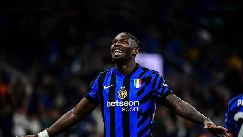 Martinelli tan duong Eze sau man huy diet Tottenham