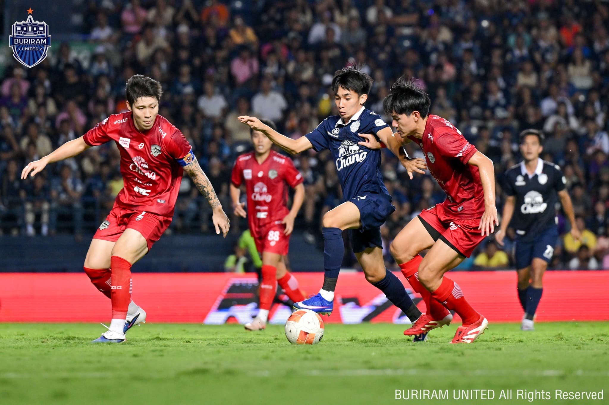 Tổng quan ngôi vương Đông Nam Á: Buriram United vô địch Thai League 1 lần thứ 12, đối chiếu V-League CAHN