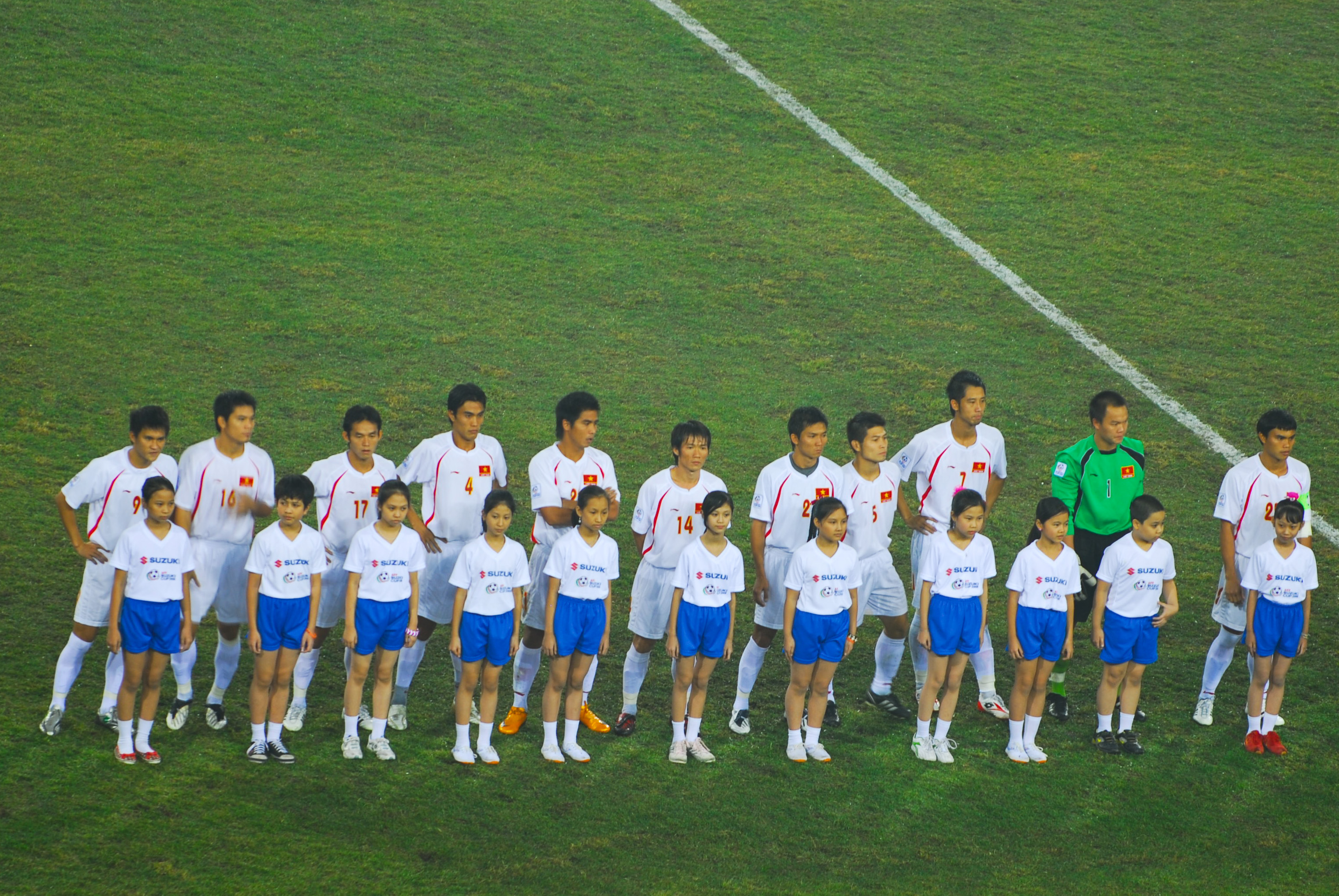 Đội tuyển Việt Nam tại sân Mỹ Đình sau chức vô địch AFF Cup 2008 – khoảnh khắc khắc vào ký ức nhiều thế hệ