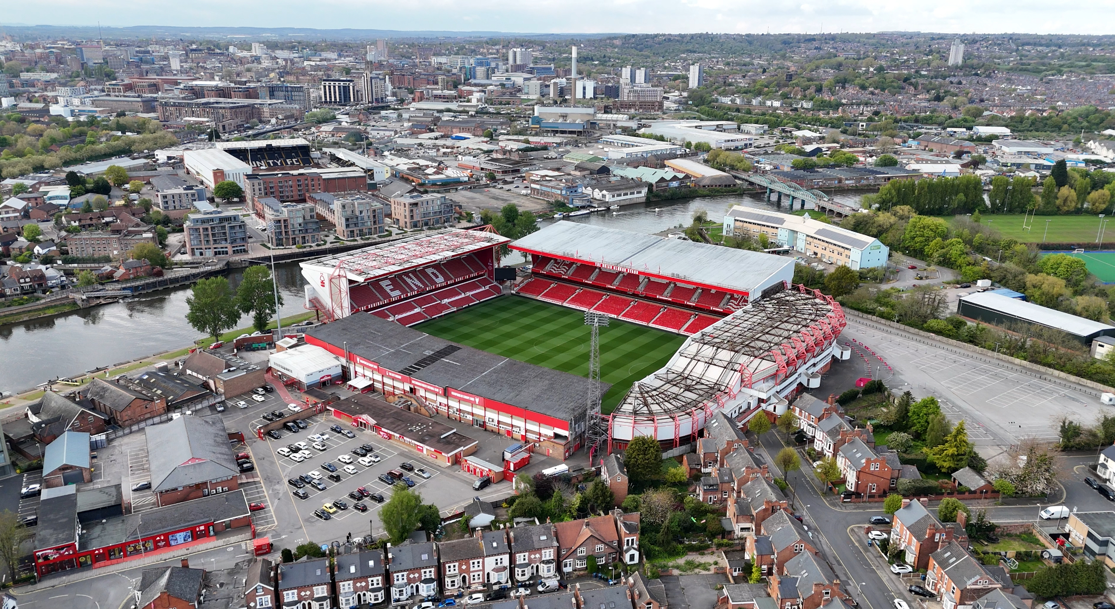 City Ground nhìn từ trên cao - sân nhà của Nottingham Forest với lịch sử châu Âu hào hùng