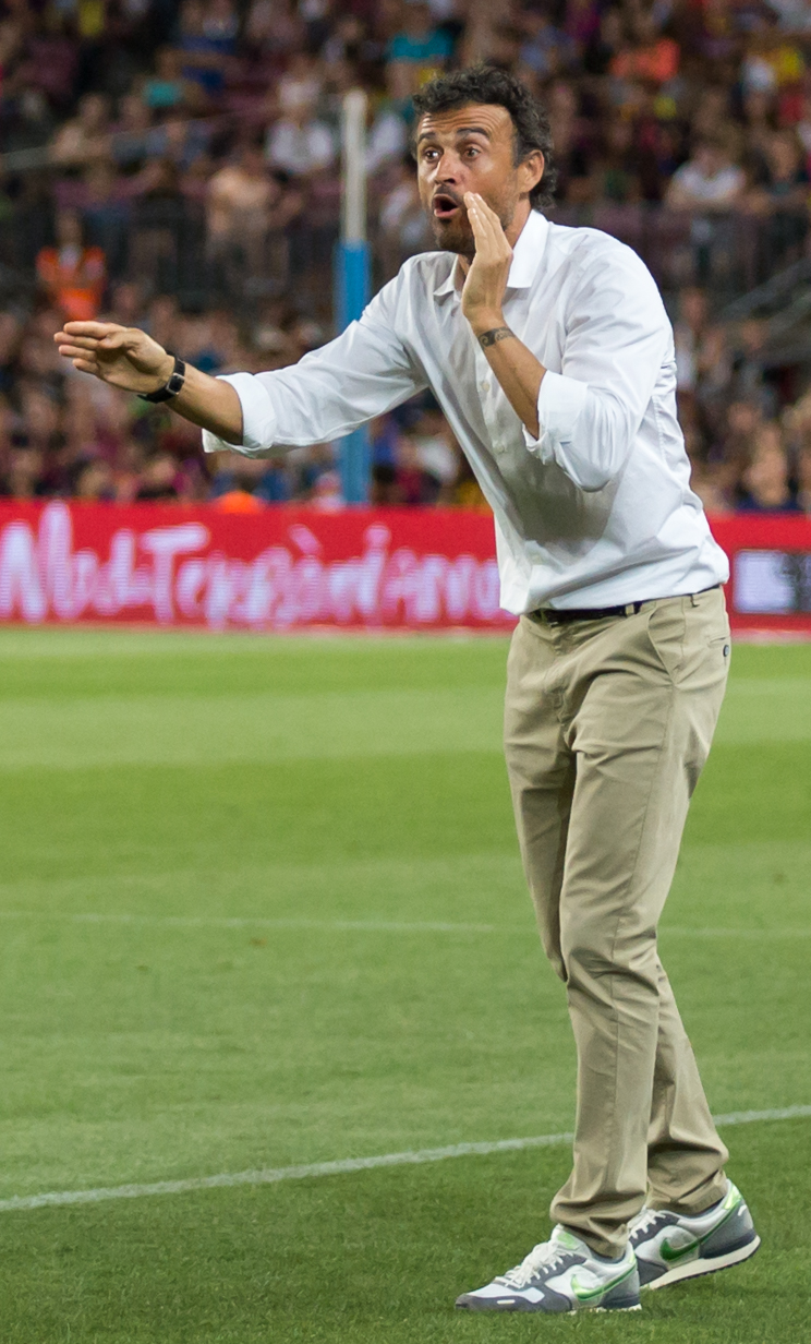 Luis Enrique sơ đồ chiến thuật PSG vắng Hakimi Zaire-Emery hậu vệ phải Allianz Arena