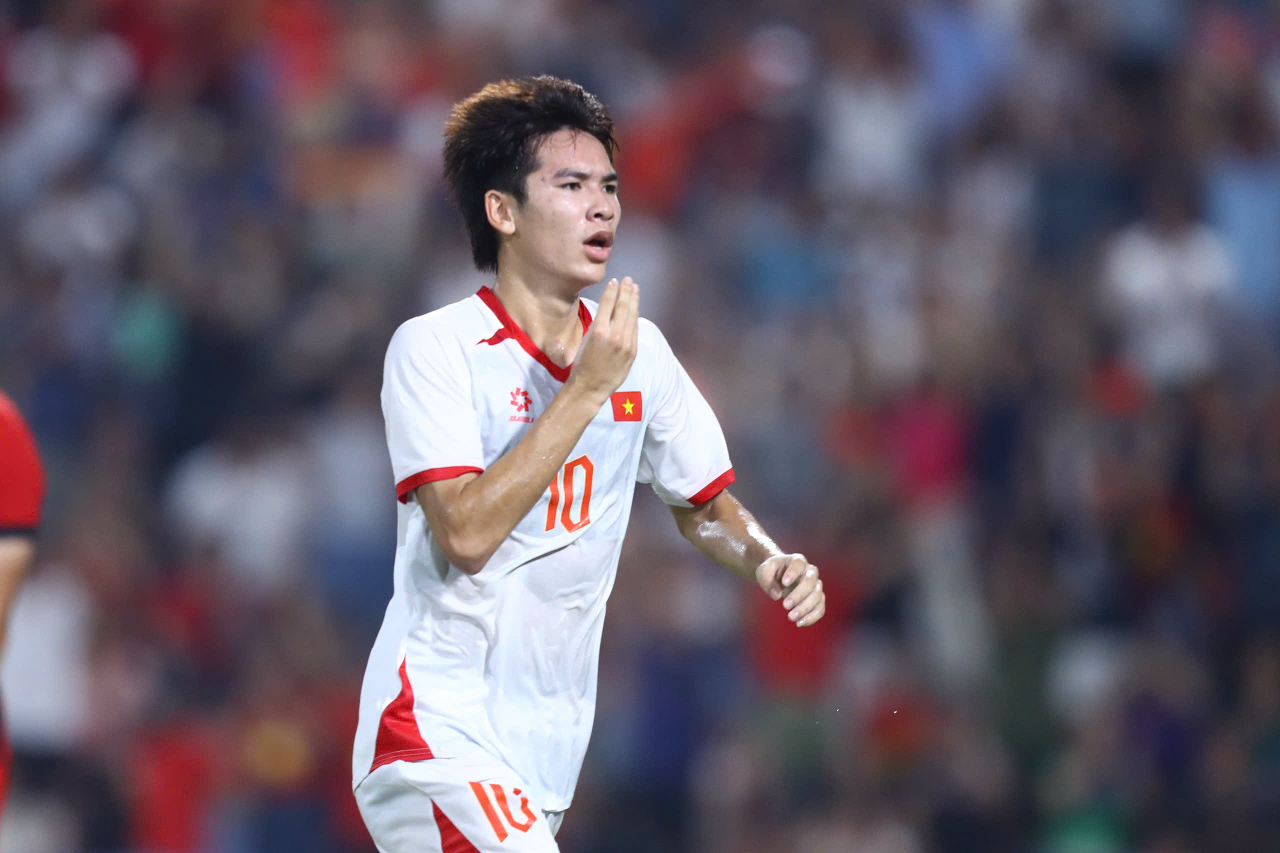 Tài năng trẻ V-League U23 trên sân tập trước vòng 20 mùa 2025/26