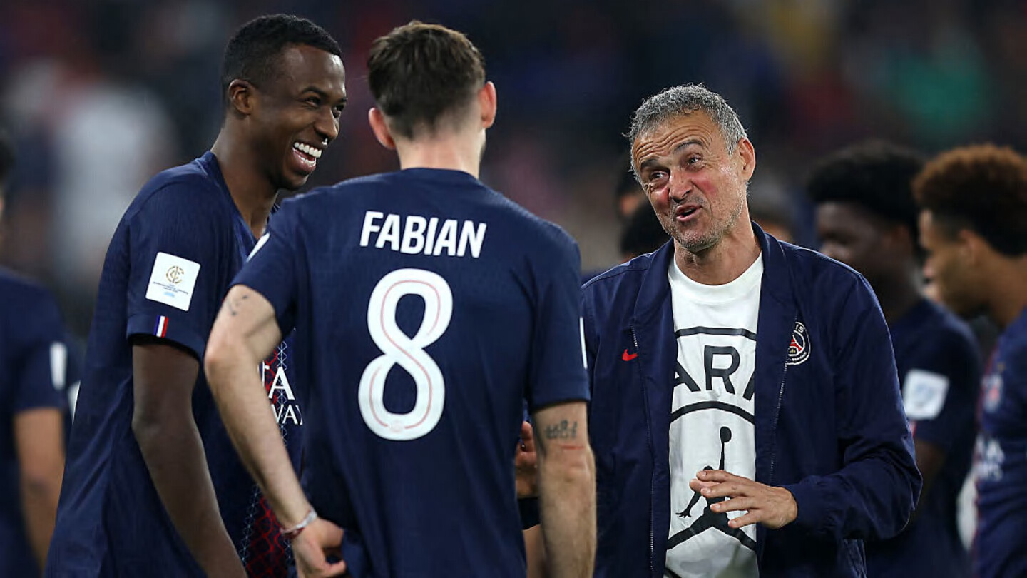 Khvicha Kvaratskhelia PSG cau thu Georgia Champions League 2026